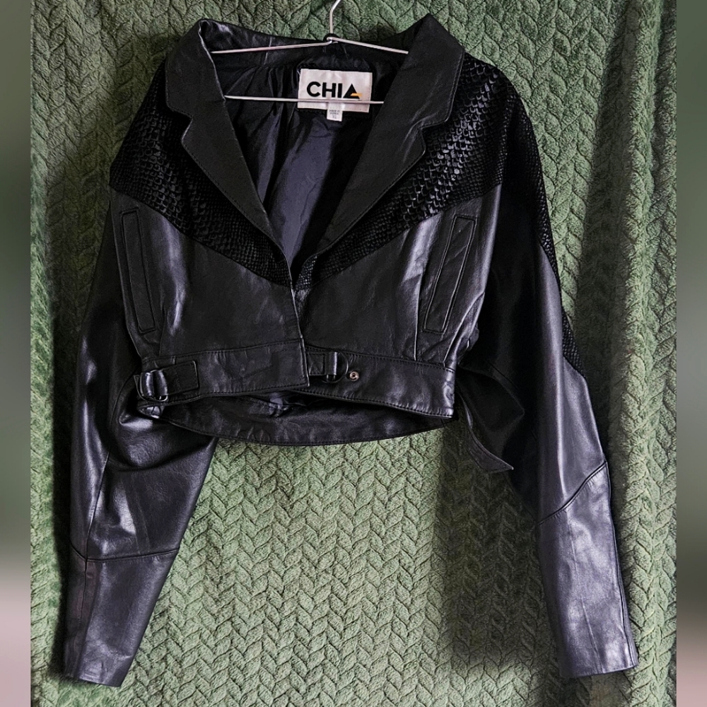 VINTAGE CHIA black leather crop jacket